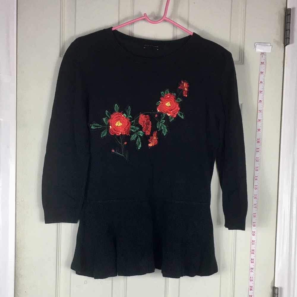 Ann Taylor Rose embroidered top L cotton
